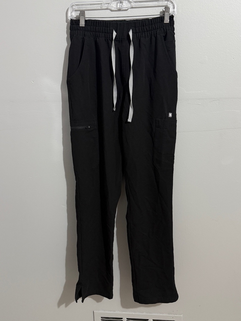 FIGS Dowa High Rise Straight Leg Scrub Pants Womens Medium Tall Black Cargo
